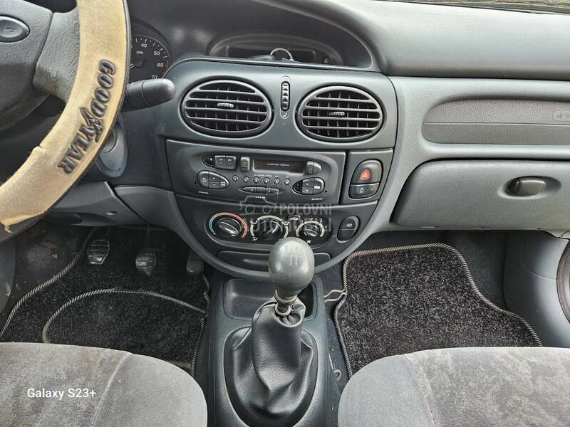 RUCICA MENJACA za Renault Megane za 1997. god.