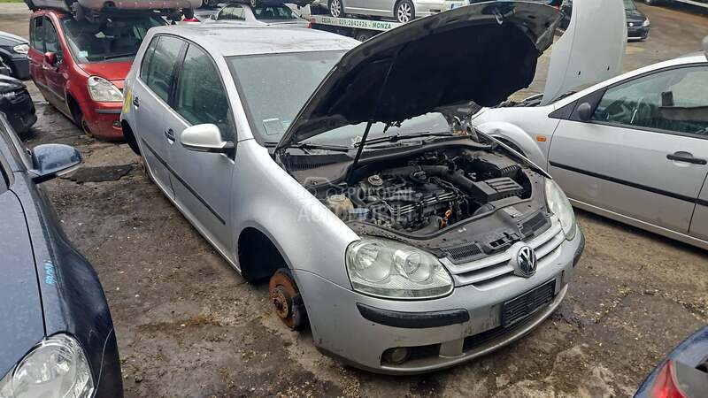 Volkswagen Golf 5 -  kompletan auto u delovima