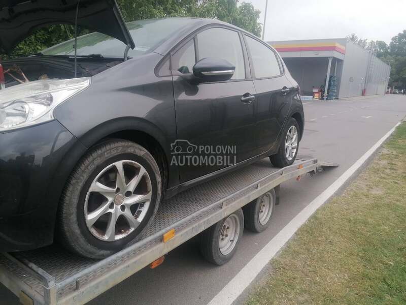 Peugeot 208 2012. god. -  kompletan auto u delovima