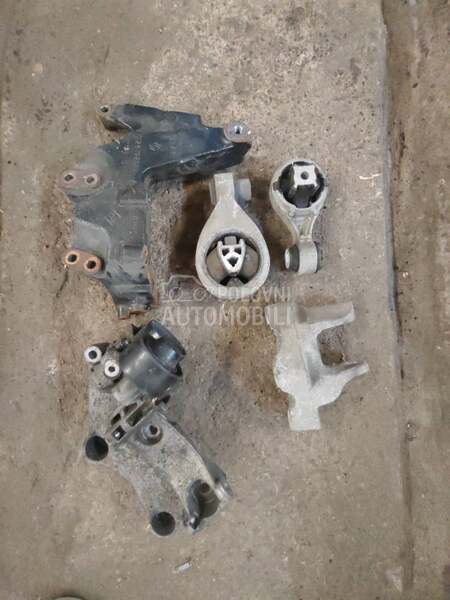 drzac motora i menjaca za Nissan Qashqai, Qashqai + 2 od 2007. do 2014. god.