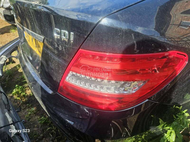 desna štop lampa restajlinga za Mercedes Benz C Klasa od 2009. do 2015. god.