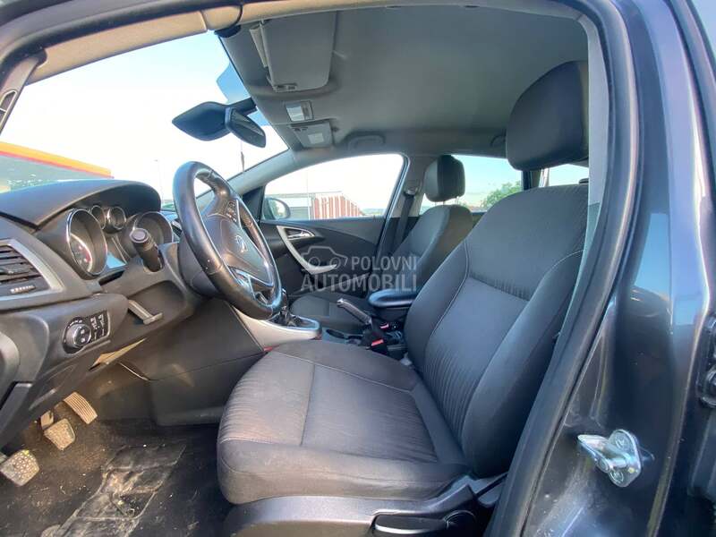 Enterier za Opel Astra J od 2009. do 2015. god.
