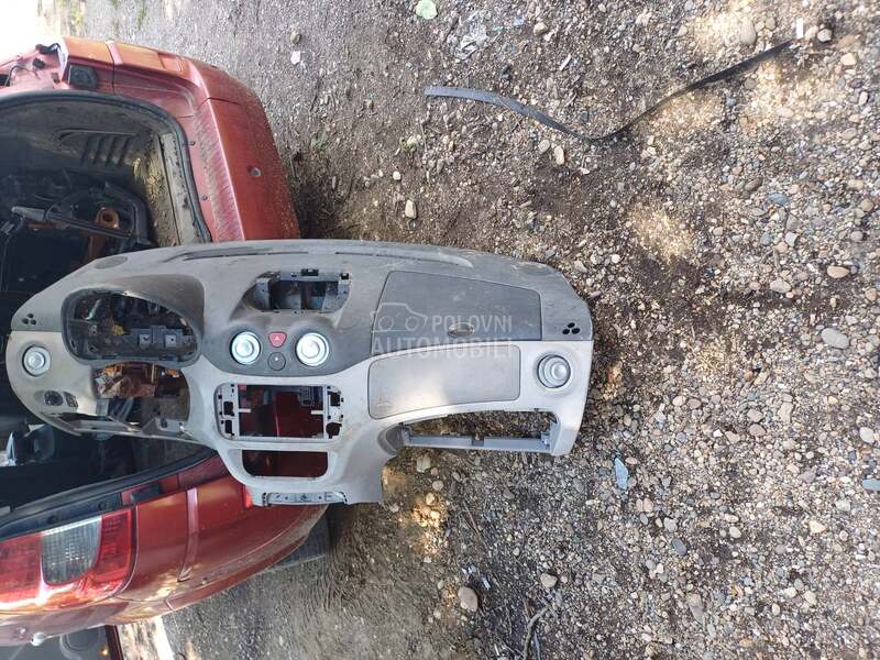 istrument tabla za Citroen C3 od 2001. do 2009. god.