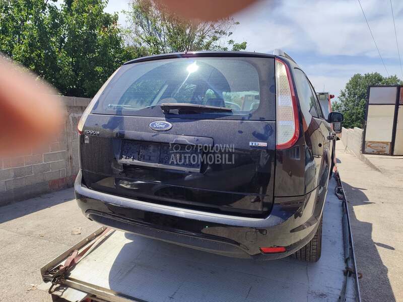 zadnji branik karavan za Ford Focus od 2007. do 2010. god.