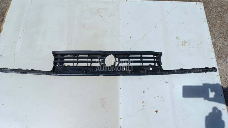 Maska plastični deo za Volkswagen Golf 3 od 1992. do 1998. god.