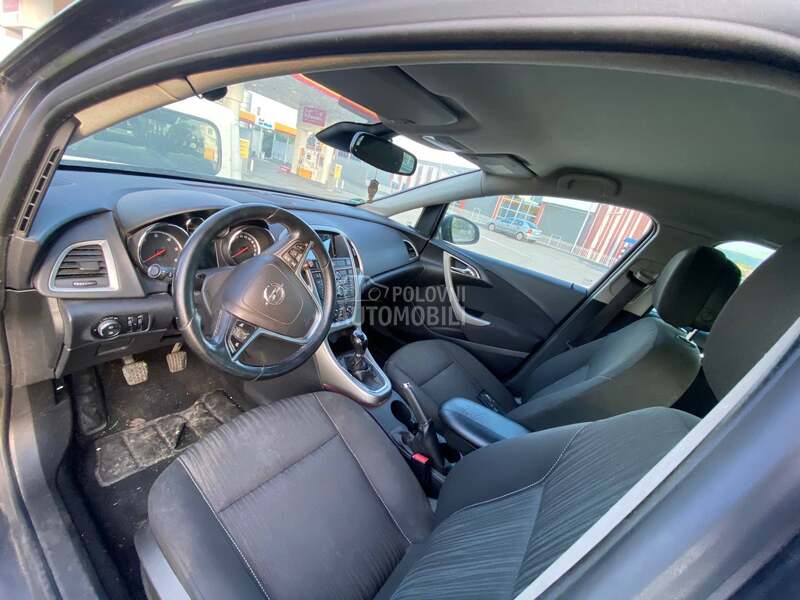 Instrument tabla za Opel Astra J od 2009. do 2016. god.