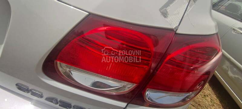 zadnja desna maglenka za Lexus GS 450 od 2006. do 2012. god.