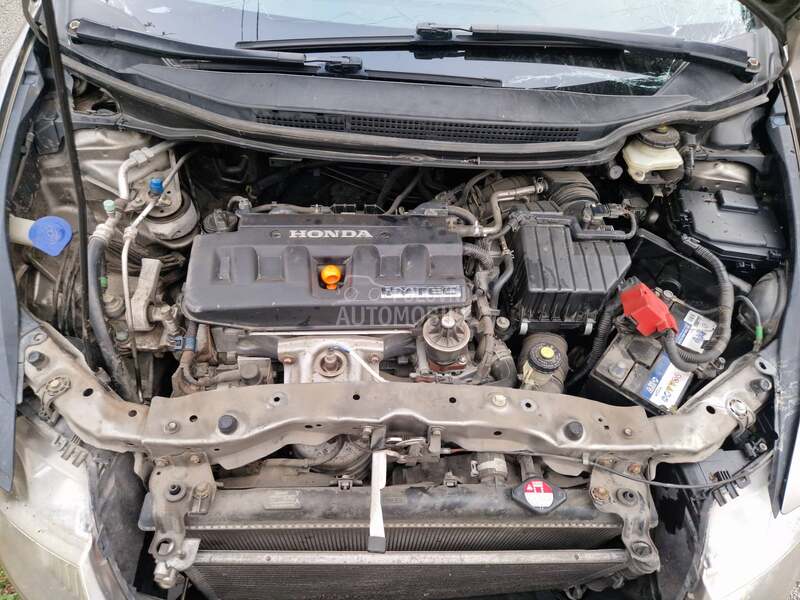 Honda Civic 1.8 2007. god. -  kompletan auto u delovima