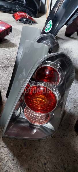 Stop svetlo lampa leva i desna za Toyota Corolla Verso od 2004. do 2009. god.