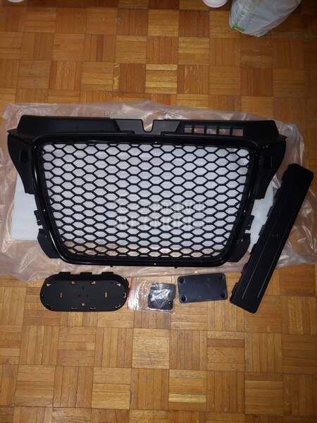 Maska Grill RS Crna 8P za Audi A3, S3