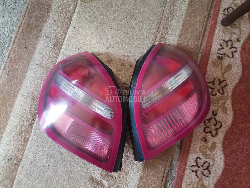Stop lampa za Nissan Almera od 2000. do 2004. god.
