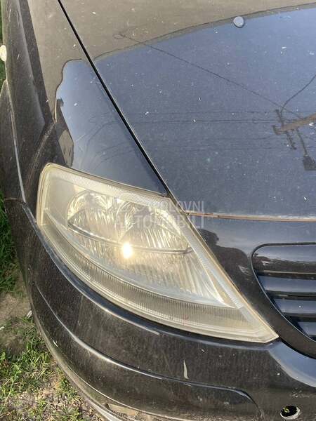 Desni far za Citroen C3