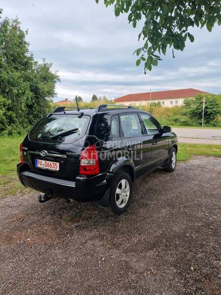 Hyundai Tucson 2.0b 2005. god. -  kompletan auto u delovima