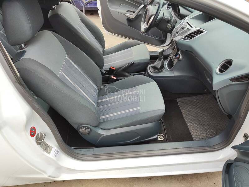 Prednja sedista sa 3 vrata za Ford Fiesta od 2009. do 2017. god.