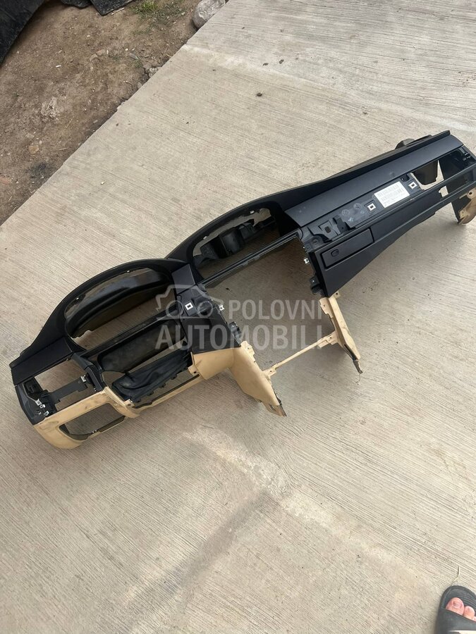 tabla sa holderima za BMW Serija 5