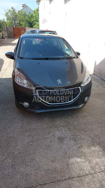 farovi branik hauba vrata za Peugeot 208 od 2012. do 2017. god.