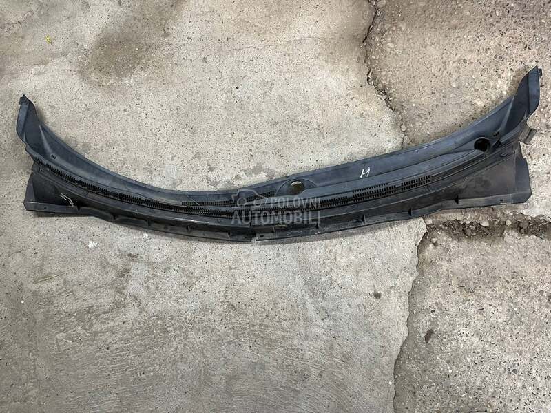 Plastika oko metlica brisaca za Mitsubishi ASX od 2010. do 2020. god.