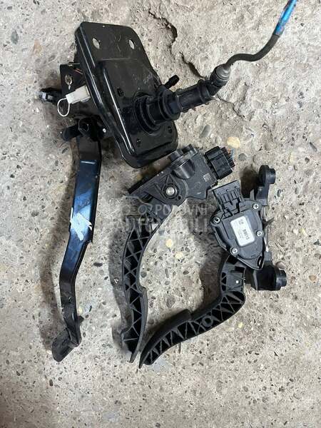 Pedala kvacila kocnice gasa za Mitsubishi ASX od 2010. do 2020. god.