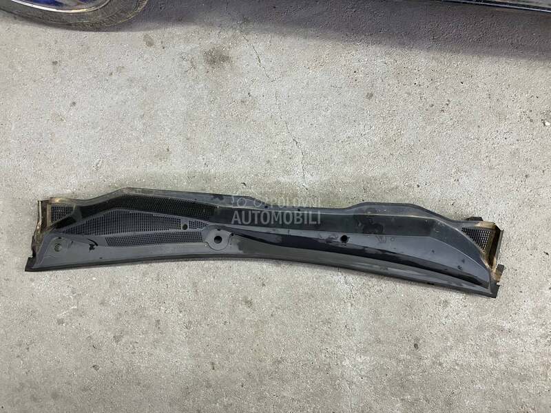 plastika ispod sofersajbne za Opel Astra H