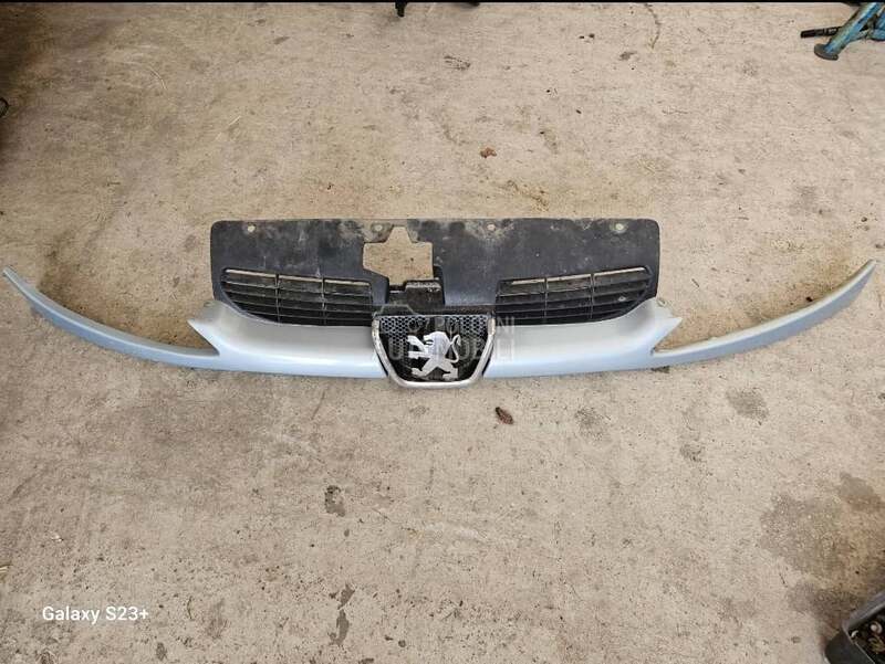 MASKA LAJSNA NA BRANIKU za Peugeot 206