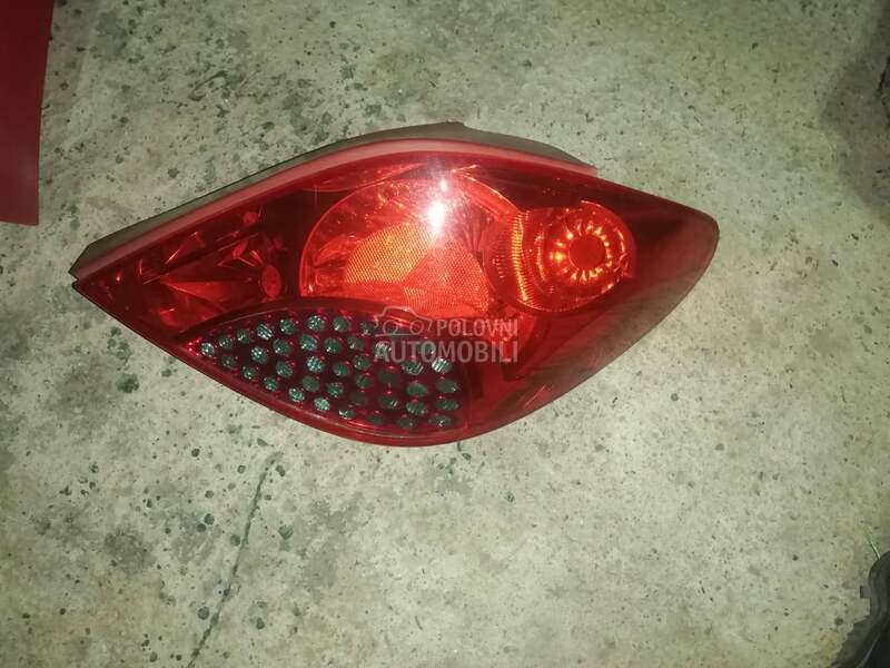 Desna stop lampa za Peugeot 207