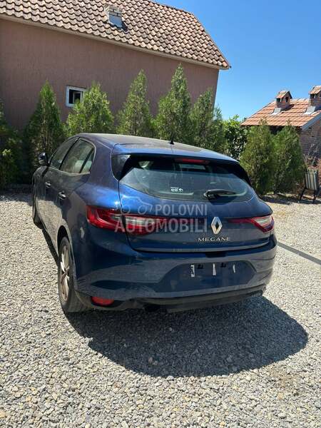 BRANIK KRILO FAR HAUBA za Renault Megane od 2017. do 2023. god.