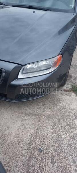 Volvo V70 2008. god. -  kompletan auto u delovima