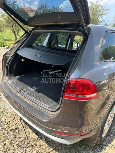 Polica roletna za Volkswagen Touareg od 2010. do 2017. god.