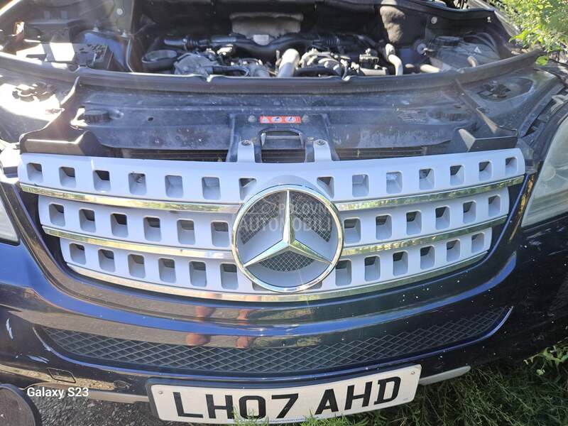 Maska za Mercedes Benz ML Klasa od 2004. do 2010. god.