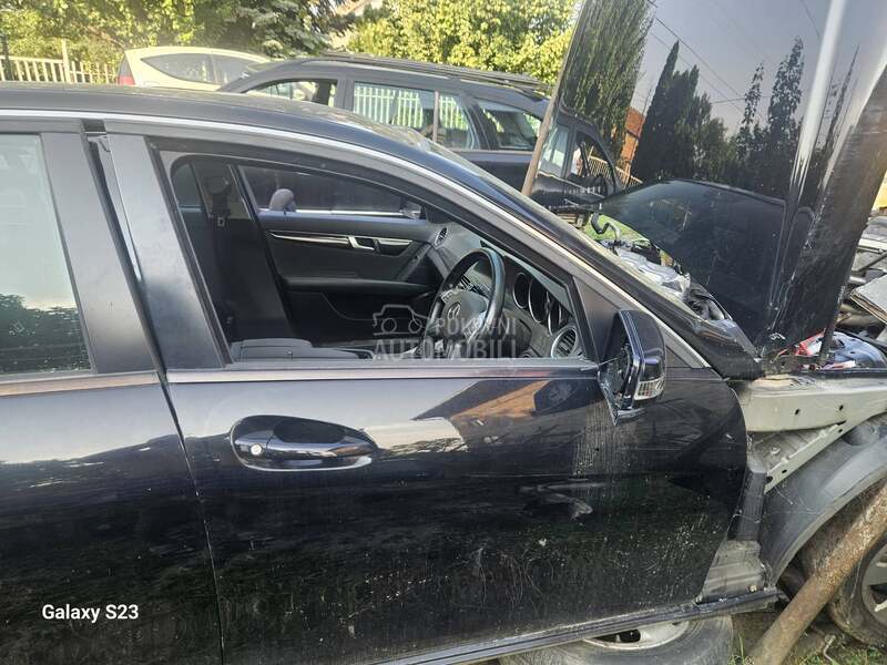 prednja desna vrata crna za Mercedes Benz C Klasa od 2007. do 2013. god.