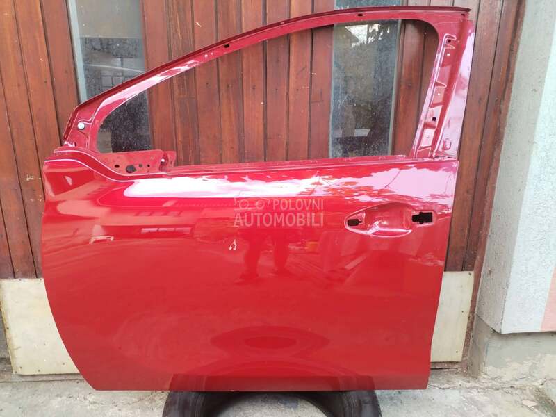 Prednja leva vrata, crvena za Peugeot 208 od 2012. do 2019. god.