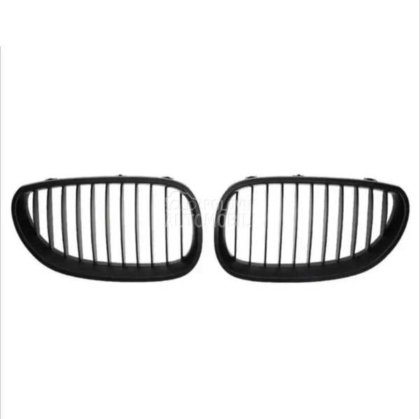 M grill bubrezi maska mat crni za BMW 518, 520, 523 ... od 2003. do 2009. god.