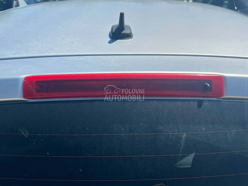 Stop svetlo treće za Renault Clio od 2005. do 2014. god.