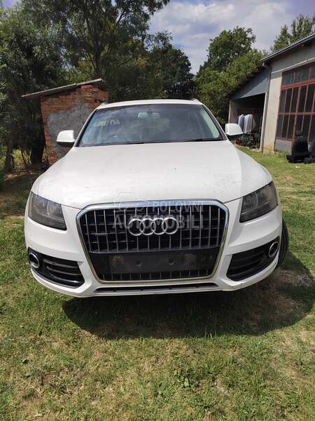 Audi Q5 -  kompletan auto u delovima