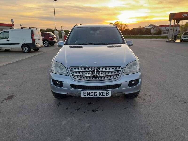 ML W164 Maska Gril za Mercedes Benz ML 280, ML 300, ML 320 ... od 2004. do 2010. god.