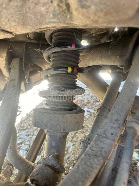 Amortizeri opruge za Volkswagen Touareg od 2008. do 2018. god.