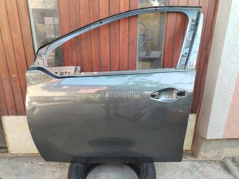 Prednja leva vrata, siva za Peugeot 208 od 2012. do 2019. god.