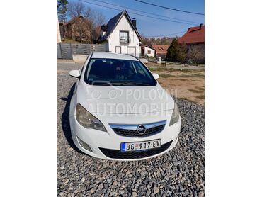 Opel Astra J , 5.000 €, 2011. Karavan, Dizel | 1686 cm3, 285.450 km, 81kW (110 KS), Manuelni 6 brzina, 4/5 vrata, 5 sedišta, Beograd