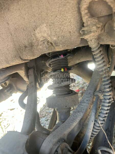 Amortizeri opruge za Volkswagen Touareg od 2005. do 2017. god.