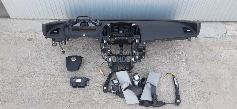 Komplet istrument tabla za Opel Astra J od 2012. do 2016. god.