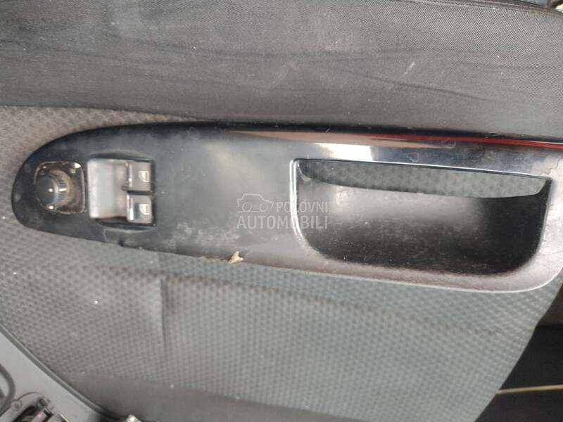 rukohvat levih vrata za Volkswagen Passat B6 od 2004. do 2010. god.