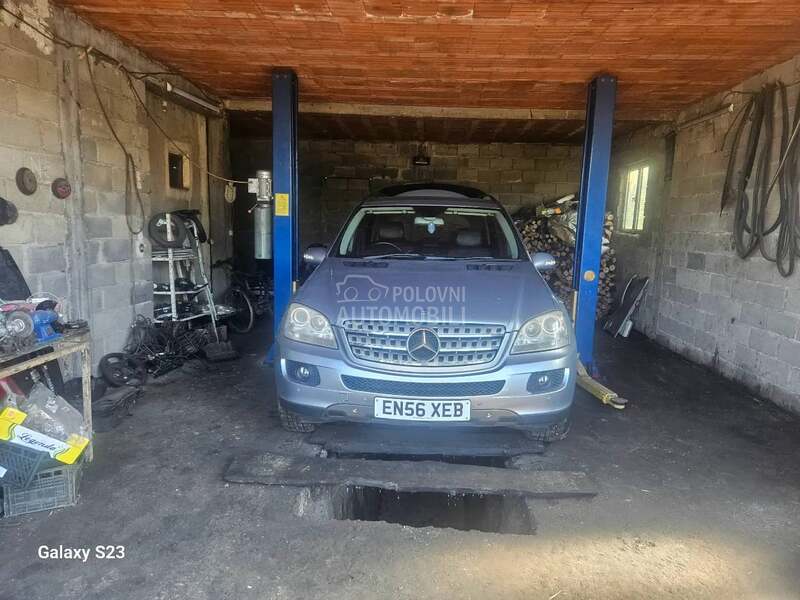 ML W164 Maska Hauba za Mercedes Benz ML 280, ML 300, ML 320 ... od 2004. do 2010. god.