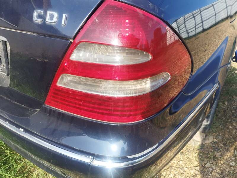 Desni stop klasik E klasa 211 za Mercedes Benz E 200, E 220, E 230 ...