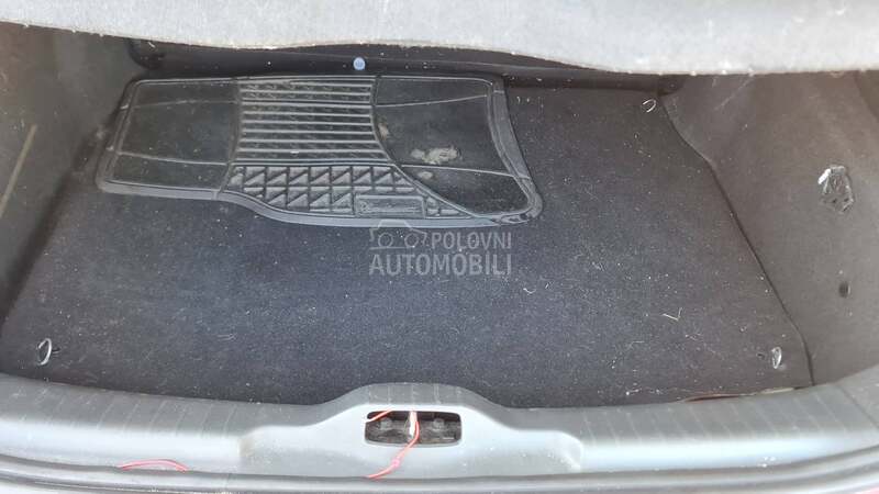 polica za Citroen C4 Cactus od 2015. do 2017. god.