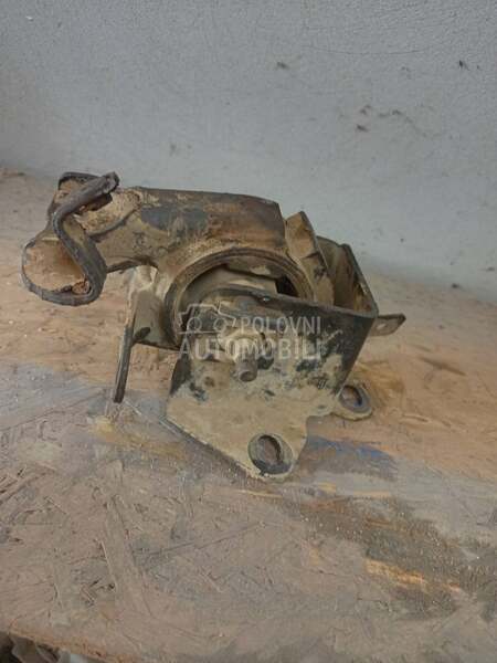 Nosac menjaca za Mazda 323 od 1999. do 2003. god.