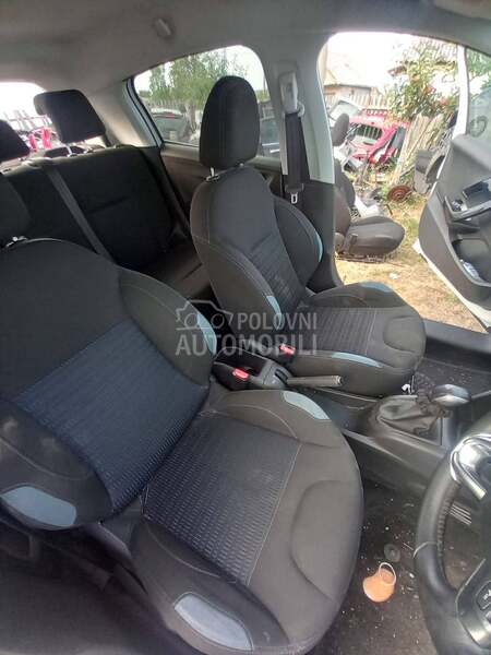 enterijer za Peugeot 208