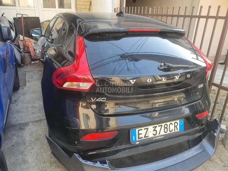Konzola klime ,radia za Volvo V40 od 2011. do 2017. god.