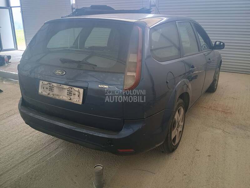 gepek vrata za Ford Focus od 2006. do 2010. god.