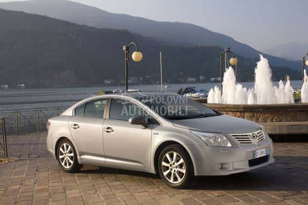 Suncobran za Toyota Avensis