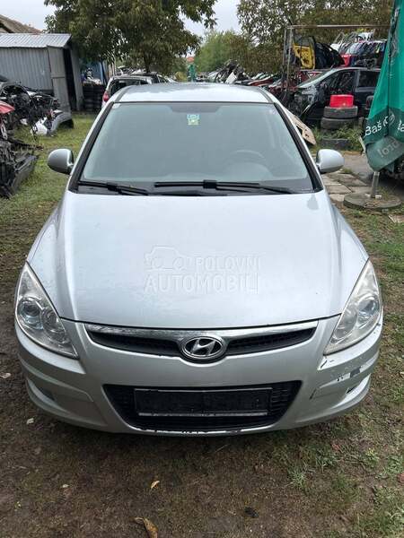 Hyundai i30 2008. god. -  kompletan auto u delovima